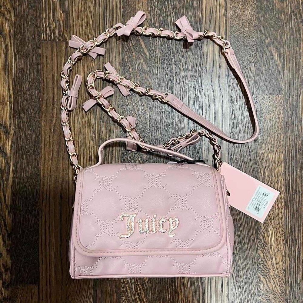 juicy couture βjuicy demureβ flap crossbody in dusty blush pink (NWT)
